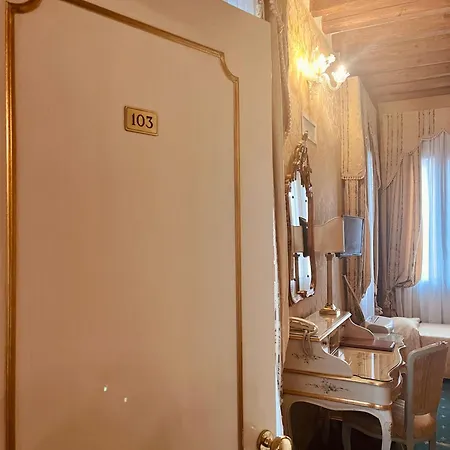 克雷尔酒店 招待所