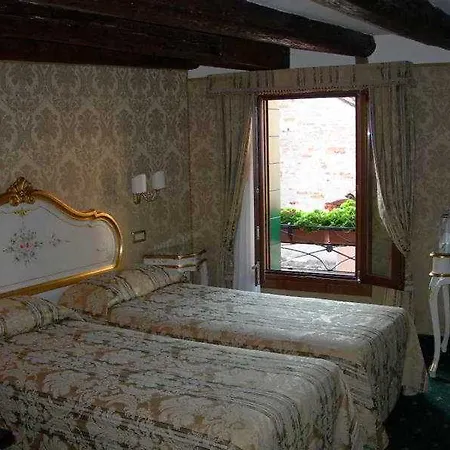 Correr Guest house 3*